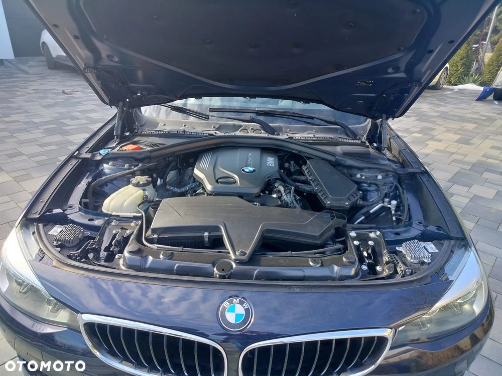 BMW Seria 3 318d Sport Line - 24