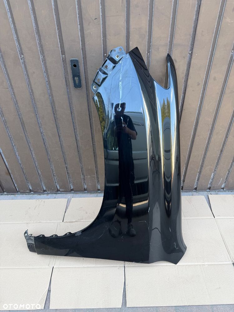 BŁOTNIK PRZEDNI PRZÓD LEWY Toyota Land Cruiser J150 Lift - 1