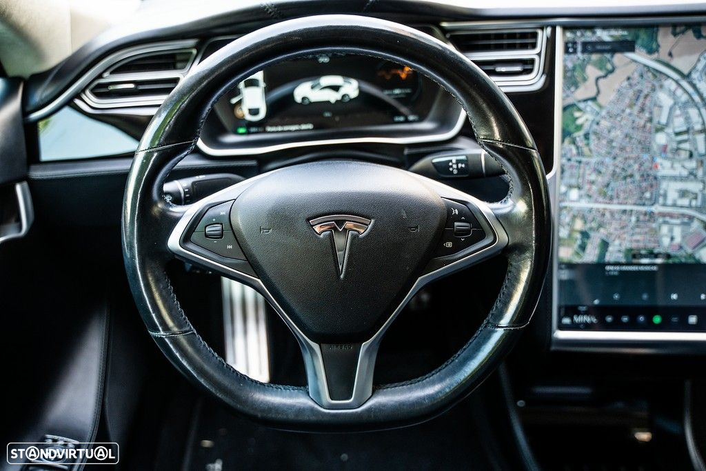 Tesla Model S - 18