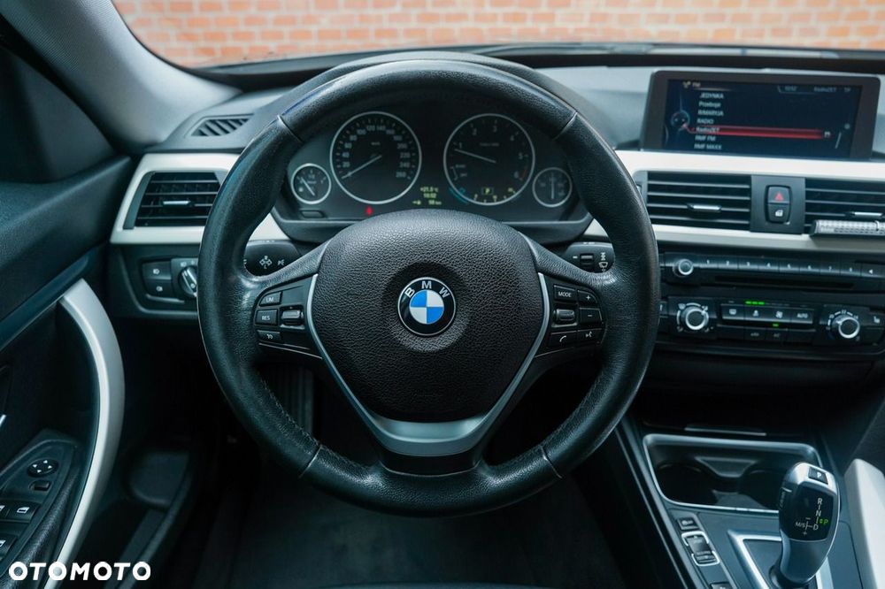 BMW 3GT 318d Sport Line - 28