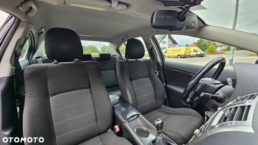 Toyota Avensis - 19