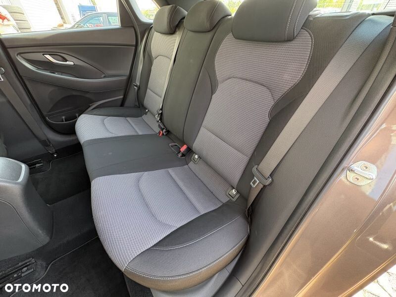 Hyundai i30 1.5 DPI Classic + - 10