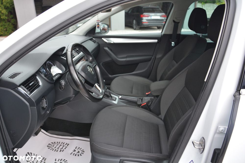 Skoda Octavia 1.6 TDI DSG Ambition - 13