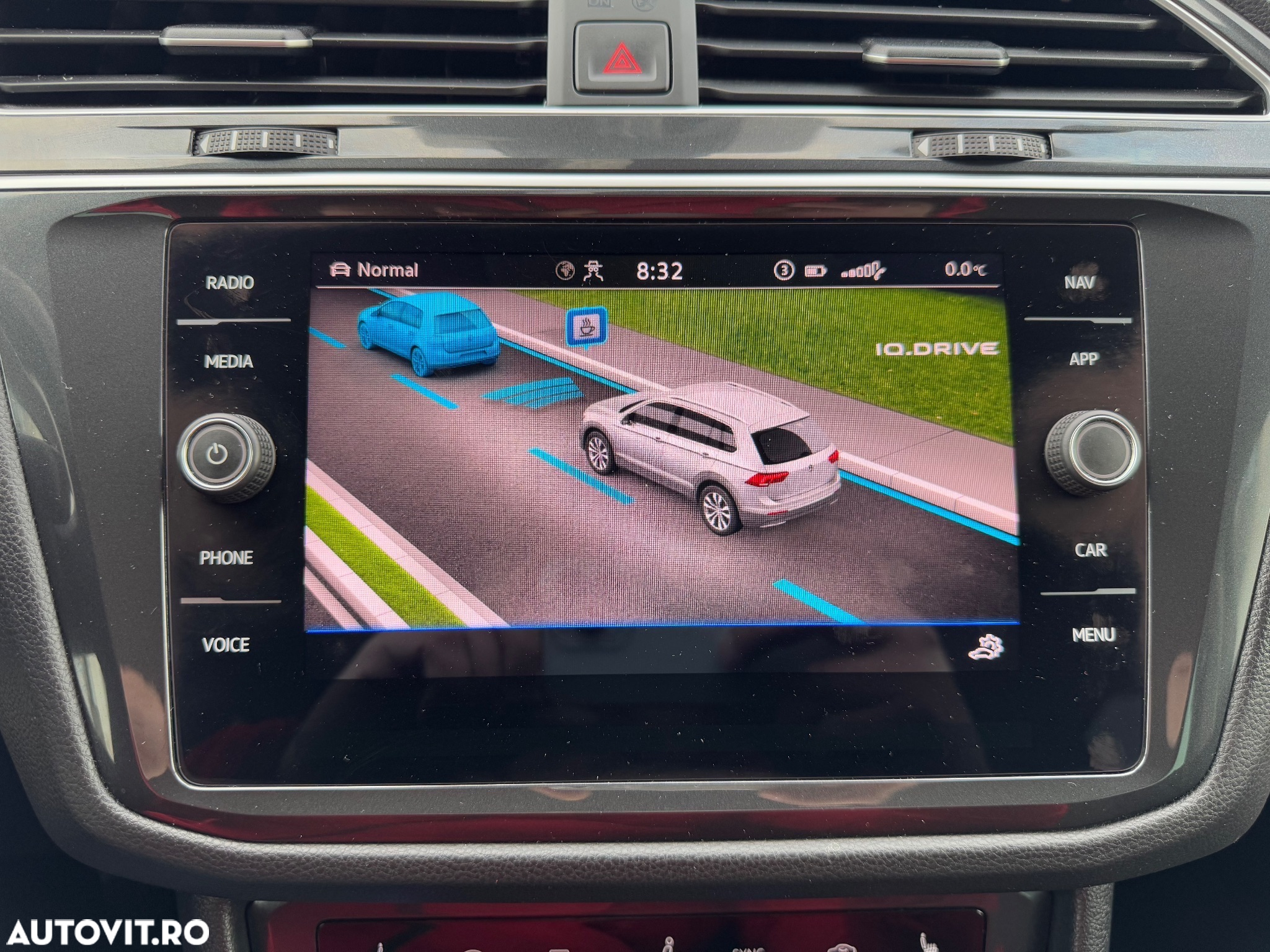 Volkswagen Tiguan 2.0 TDI SCR 4MOTION DSG Elegance - 22