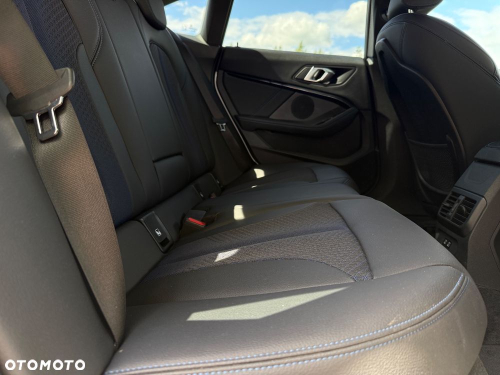 BMW Seria 2 218i M Sport - 16
