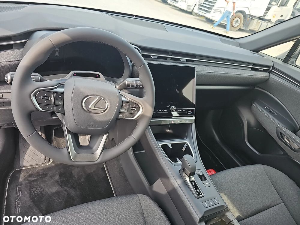 Lexus LBX 1.5 Hybrid - 12