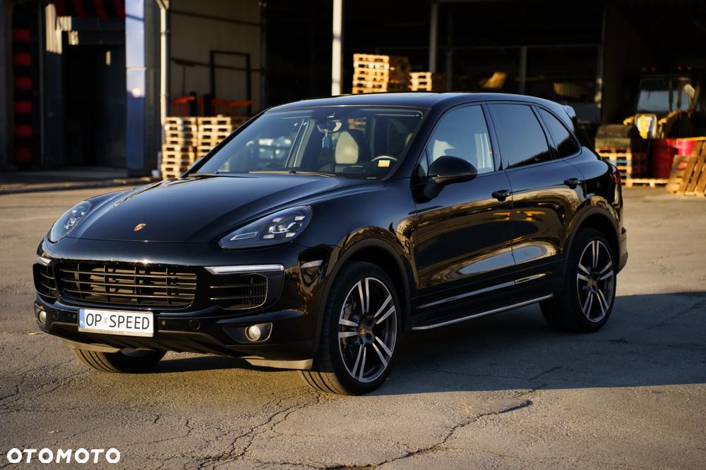 Porsche Cayenne - 1