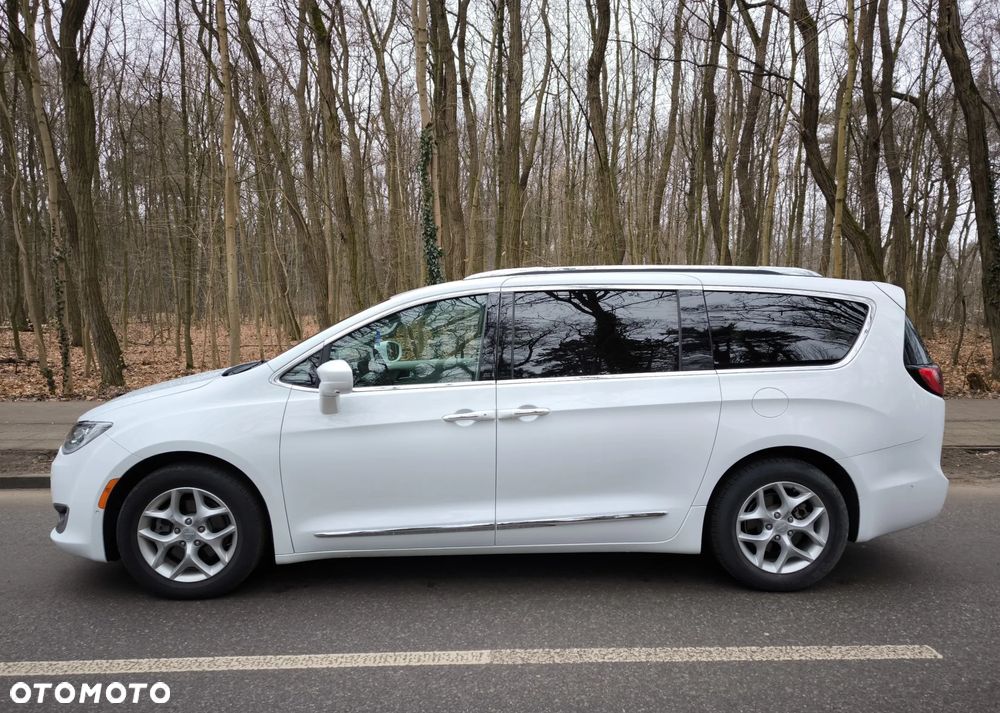 Chrysler Pacifica - 6