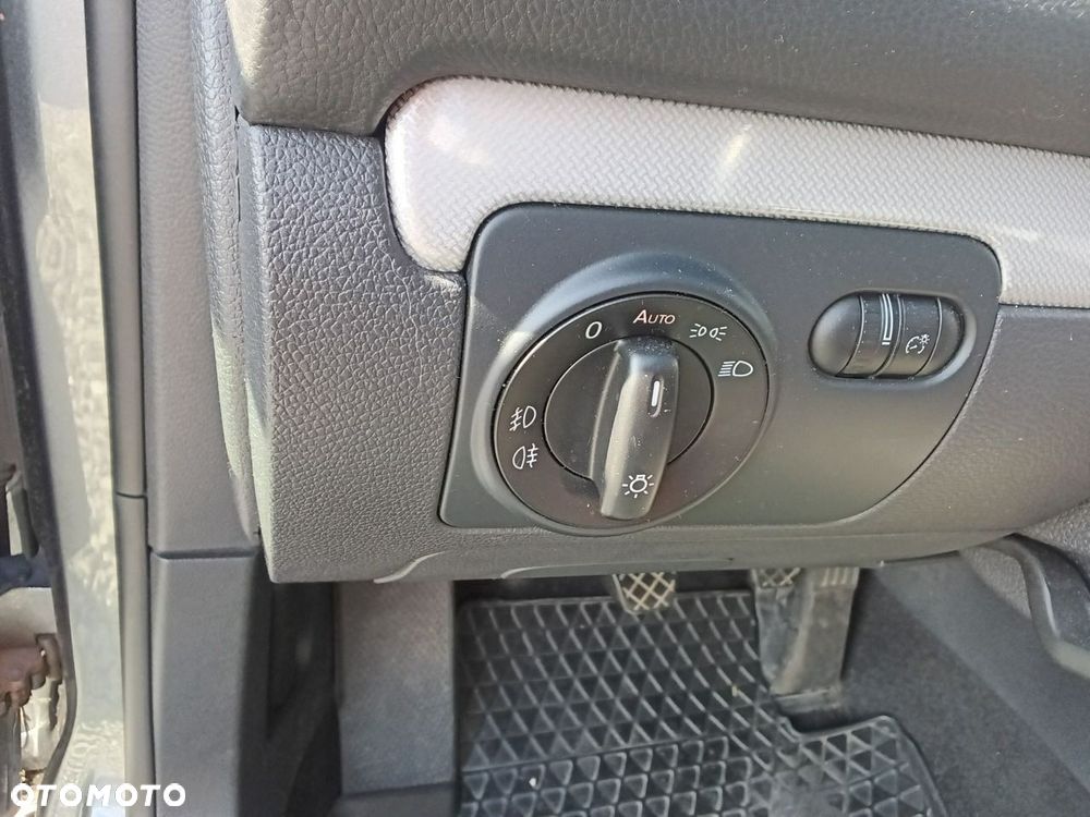 Volkswagen Golf - 23