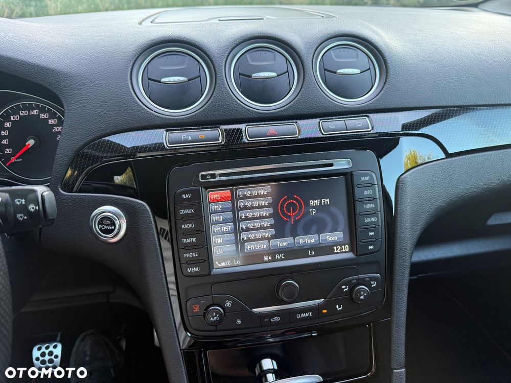 Ford S-Max - 13