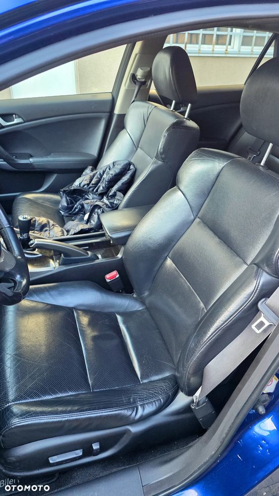 Honda Accord 2.2d Executive Nav - 9