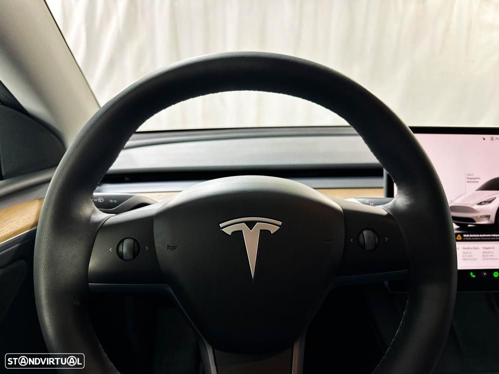 Tesla Model Y Long Range Dual Motor AWD - 46