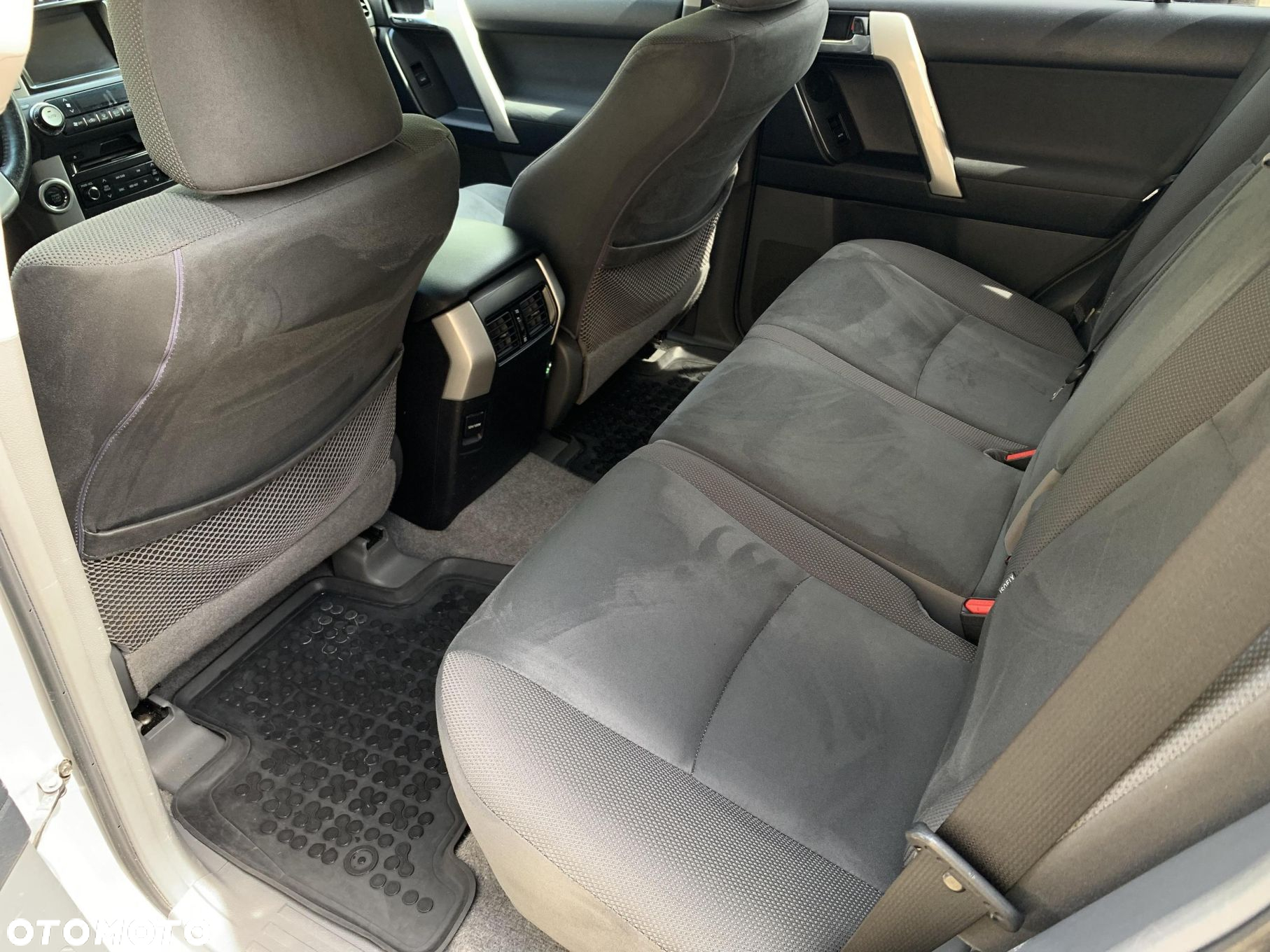 Toyota Land Cruiser LC 3.0 D-4D Premium - 10