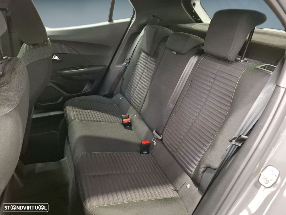 Peugeot 2008 1.2 PureTech Active — fotografia 12