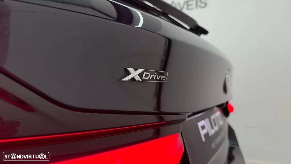 BMW 530 e Pack Desportivo M - 12