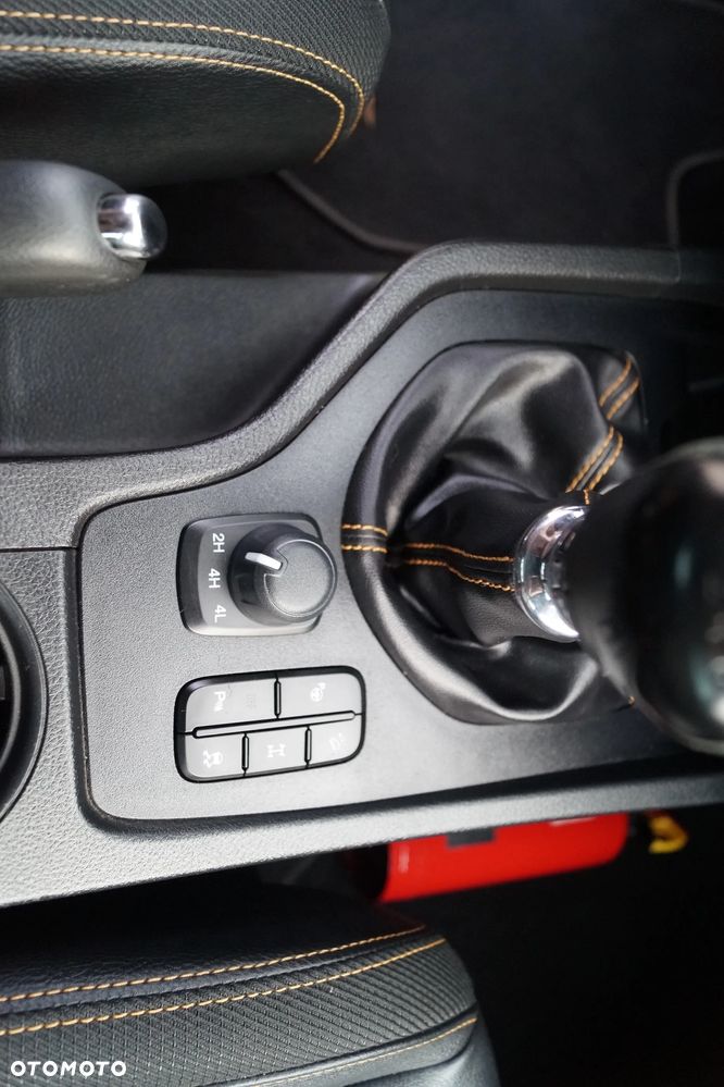 Ford Ranger 2.0 EcoBlue 4x4 DC Wildtrak - 23