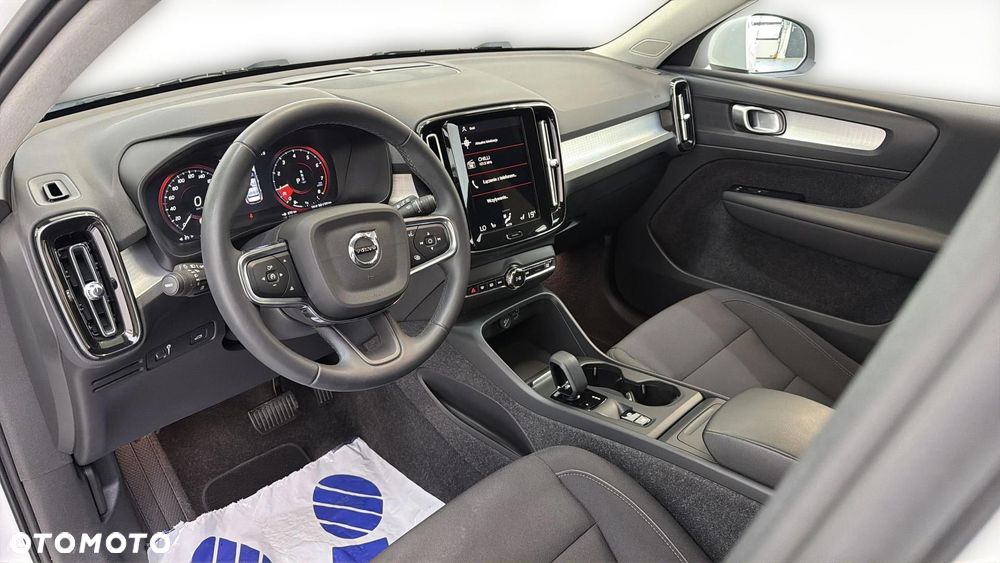 Volvo XC 40 T3 Momentum Pro - 10