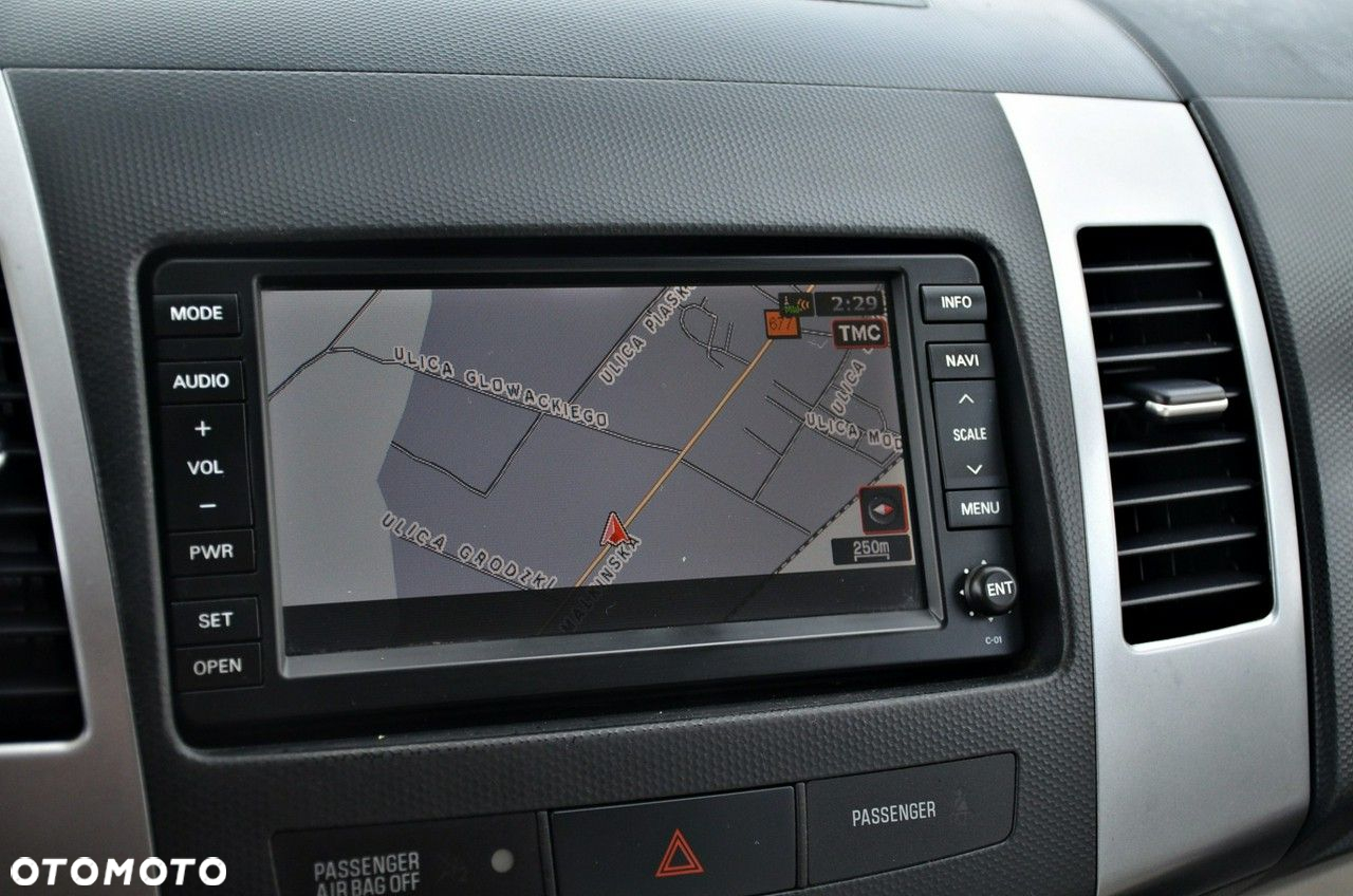 Citroën C-Crosser - 28