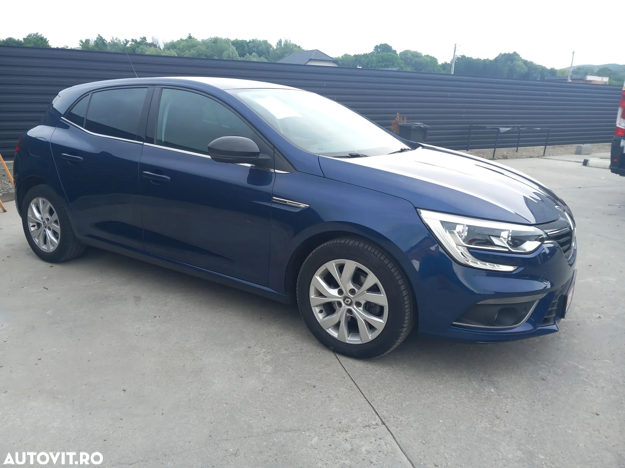 Renault Megane ENERGY TCe 140 EDC LIMITED - 1