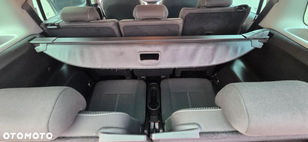 Opel Zafira 2016
