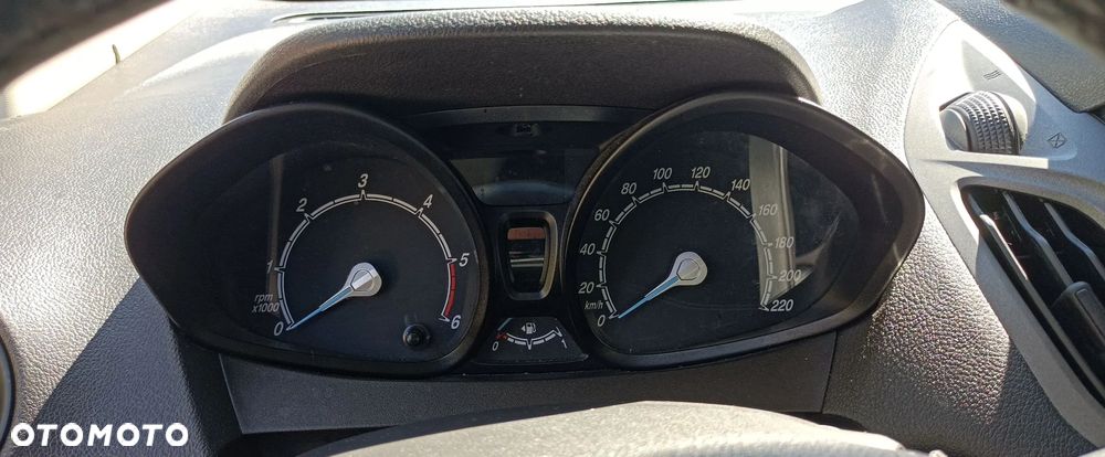 Ford TRANSIT COURIER - 29