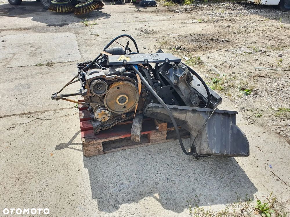 Silnik mercedesbenz 4 cylindrowy diesel - 2