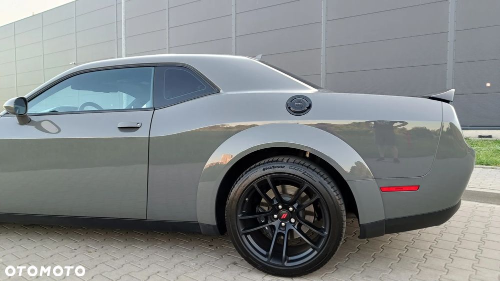 Dodge Challenger - 6