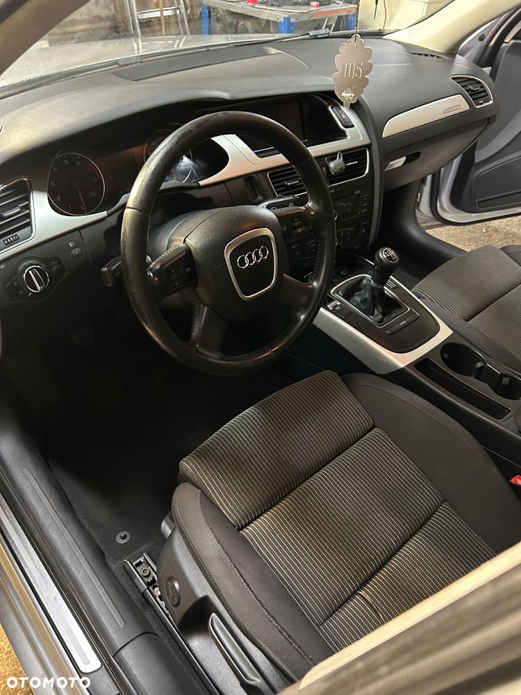 Audi A4 Limousine 3.2 FSI quattro Attraction - 11