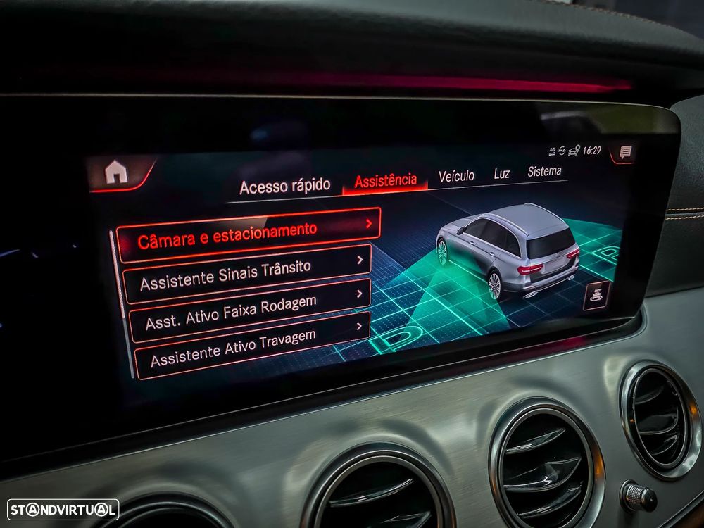 Mercedes-Benz E 300 de 9G-TRONIC AMG Line - 35