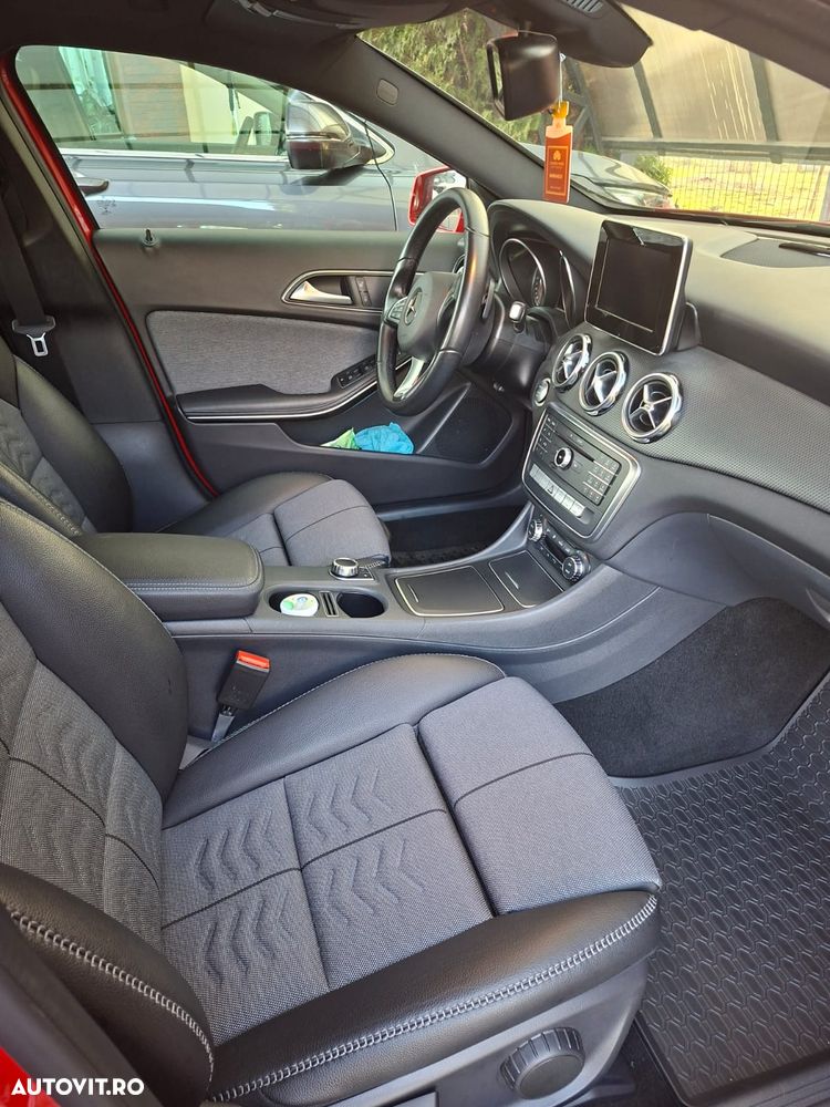 Mercedes-Benz GLA - 12