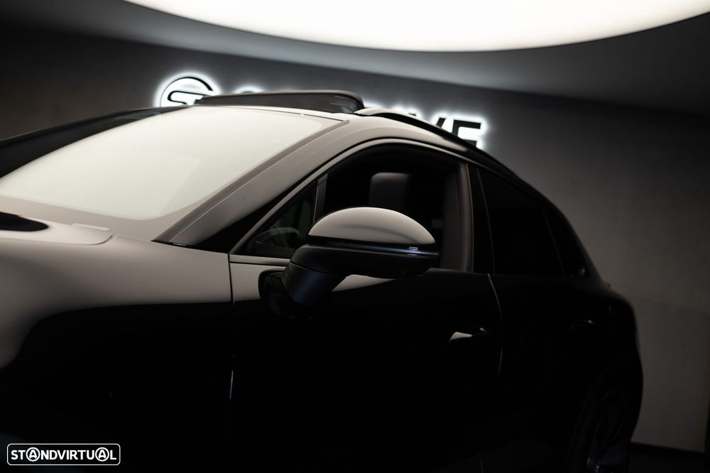 Porsche Macan Electric 4 - 6