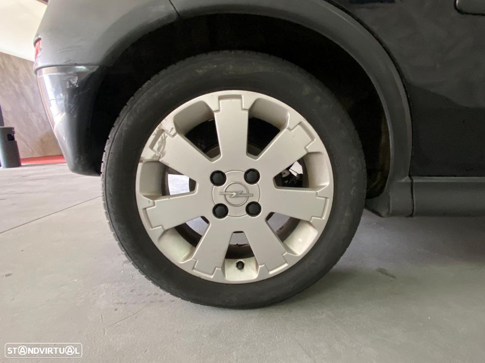 Opel Corsa 1.2 16V Confort - 20