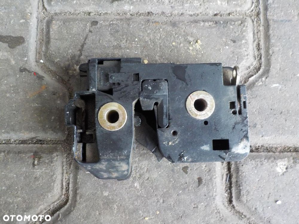 VW T4 ZAMEK RYGIEL KALPY TYŁ TYLNY - 3