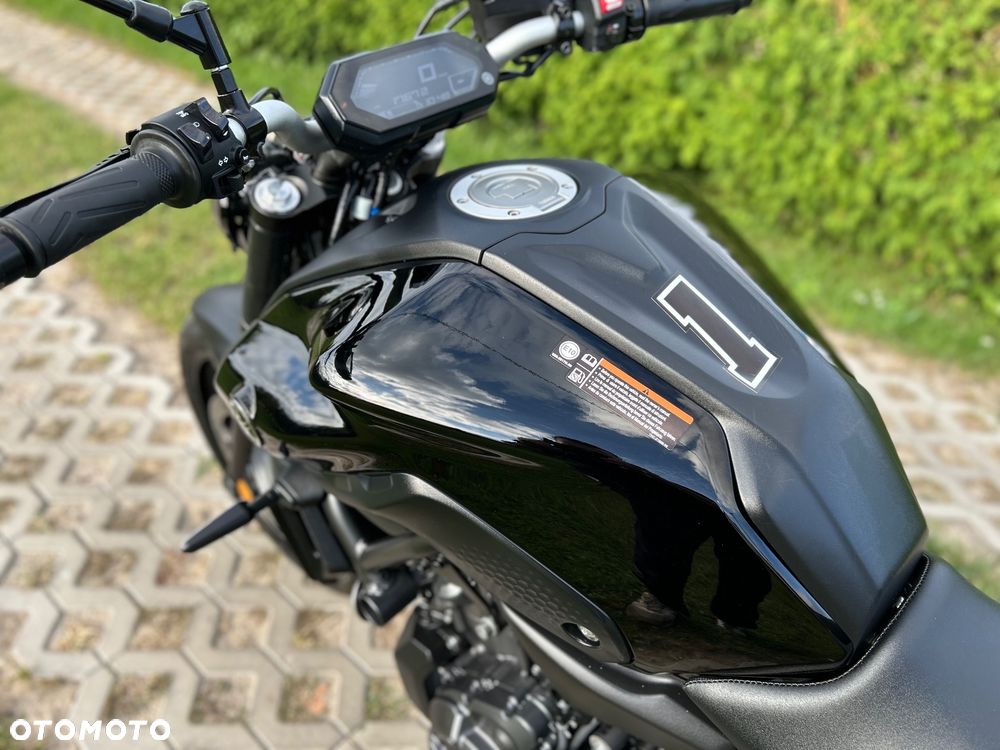 Yamaha MT - 12
