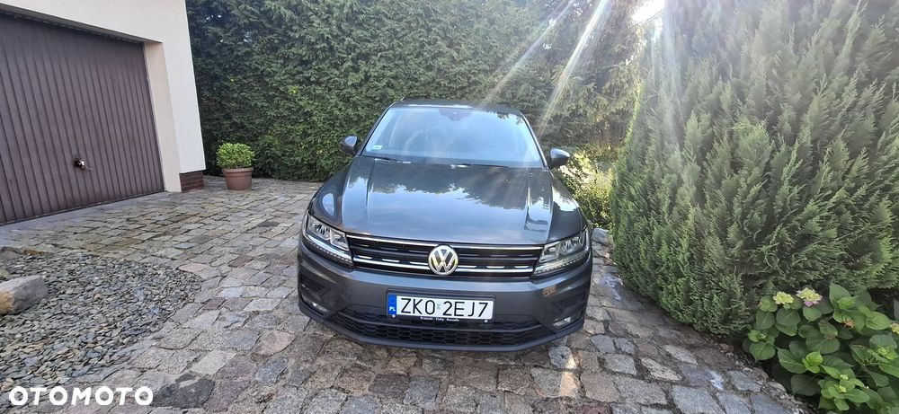 Volkswagen Tiguan - 1