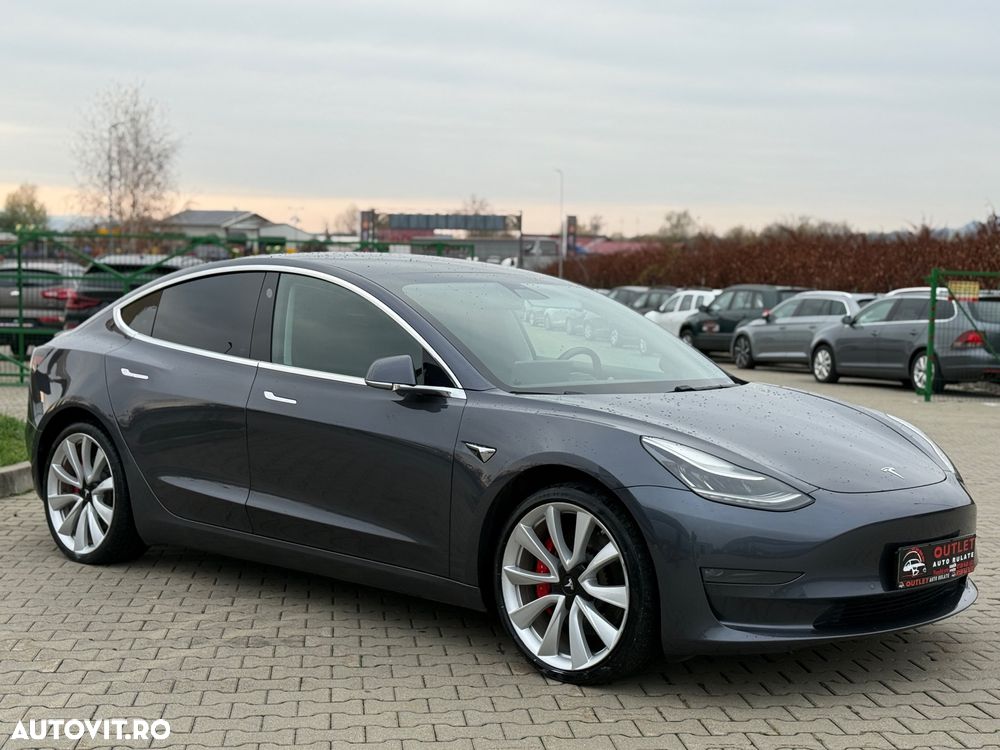 Tesla Model 3 - 21