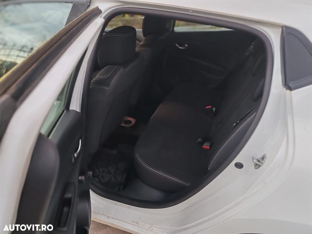 Renault Clio - 10