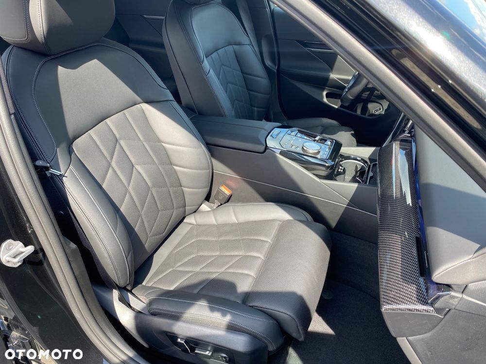 BMW Seria 5 520d xDrive - 37