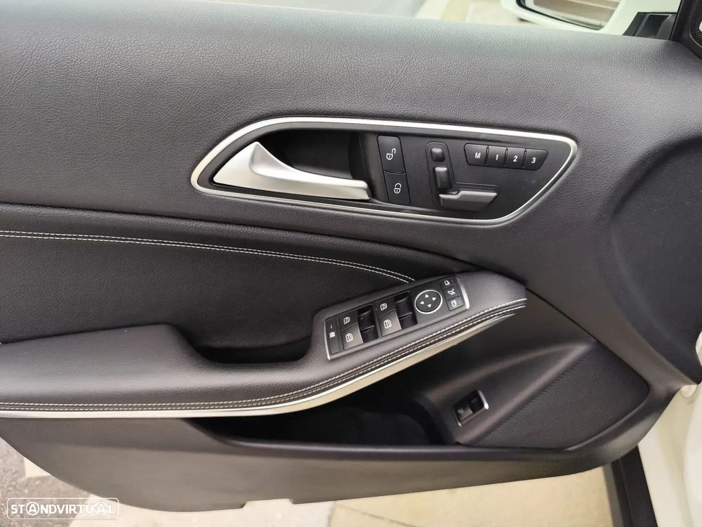 Mercedes-Benz GLA 180 7G-DCT UrbanStyle Edition - 11