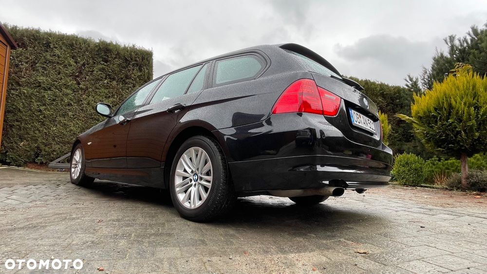 BMW Seria 3 318i Edition Exclusive - 17