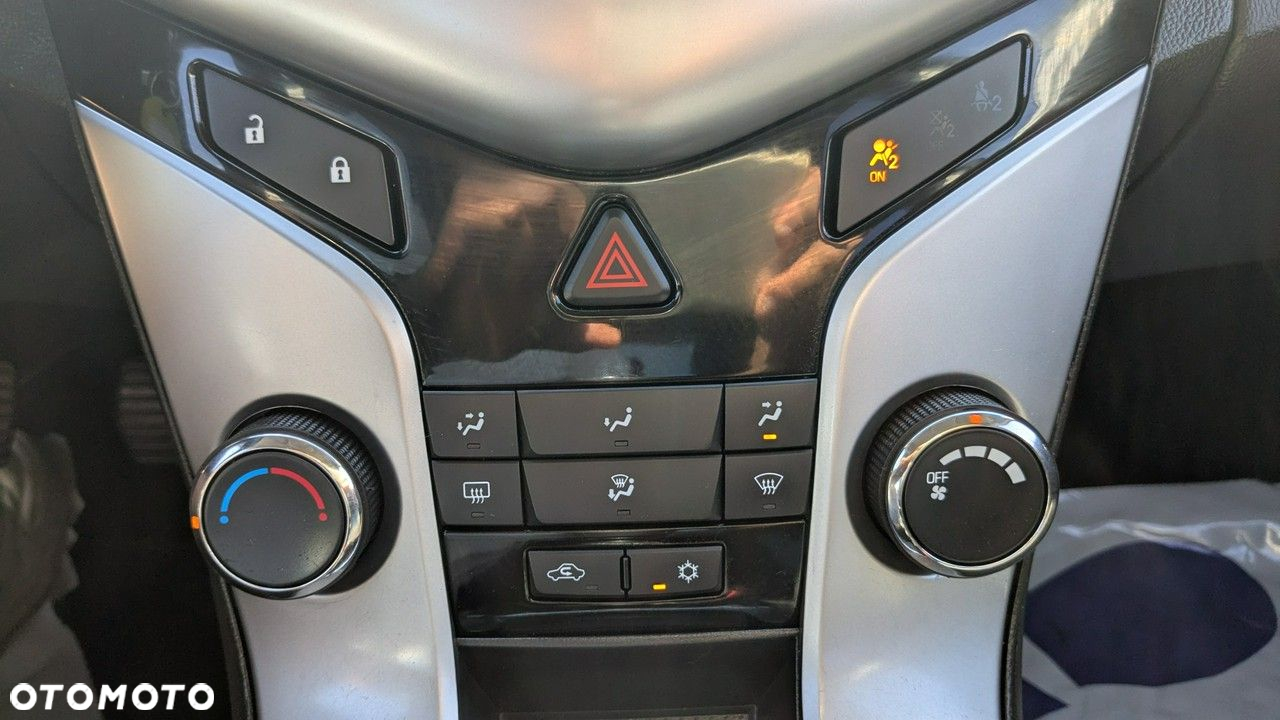 Chevrolet Cruze - 25