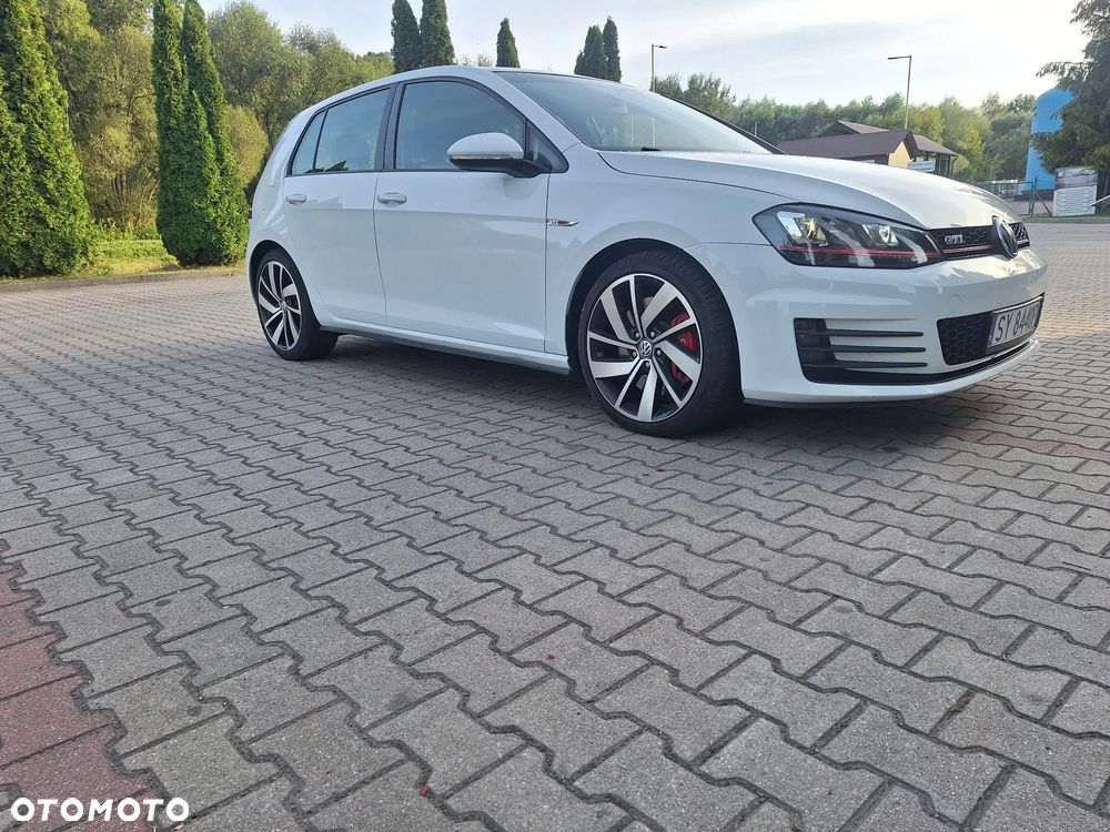 Volkswagen Golf - 14