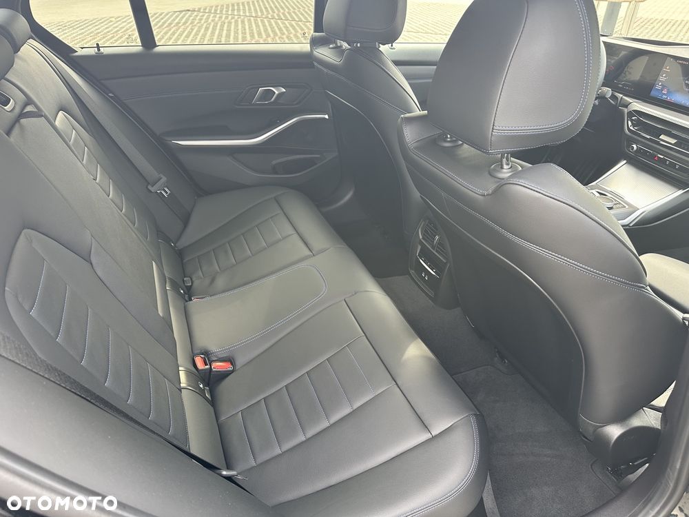 BMW Seria 3 - 16