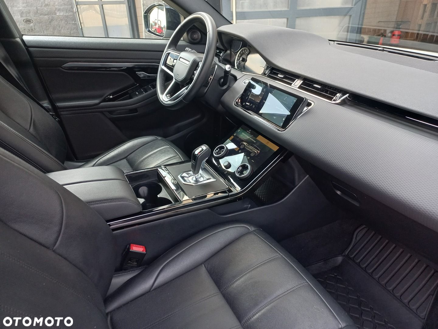 Land Rover Range Rover Evoque - 16