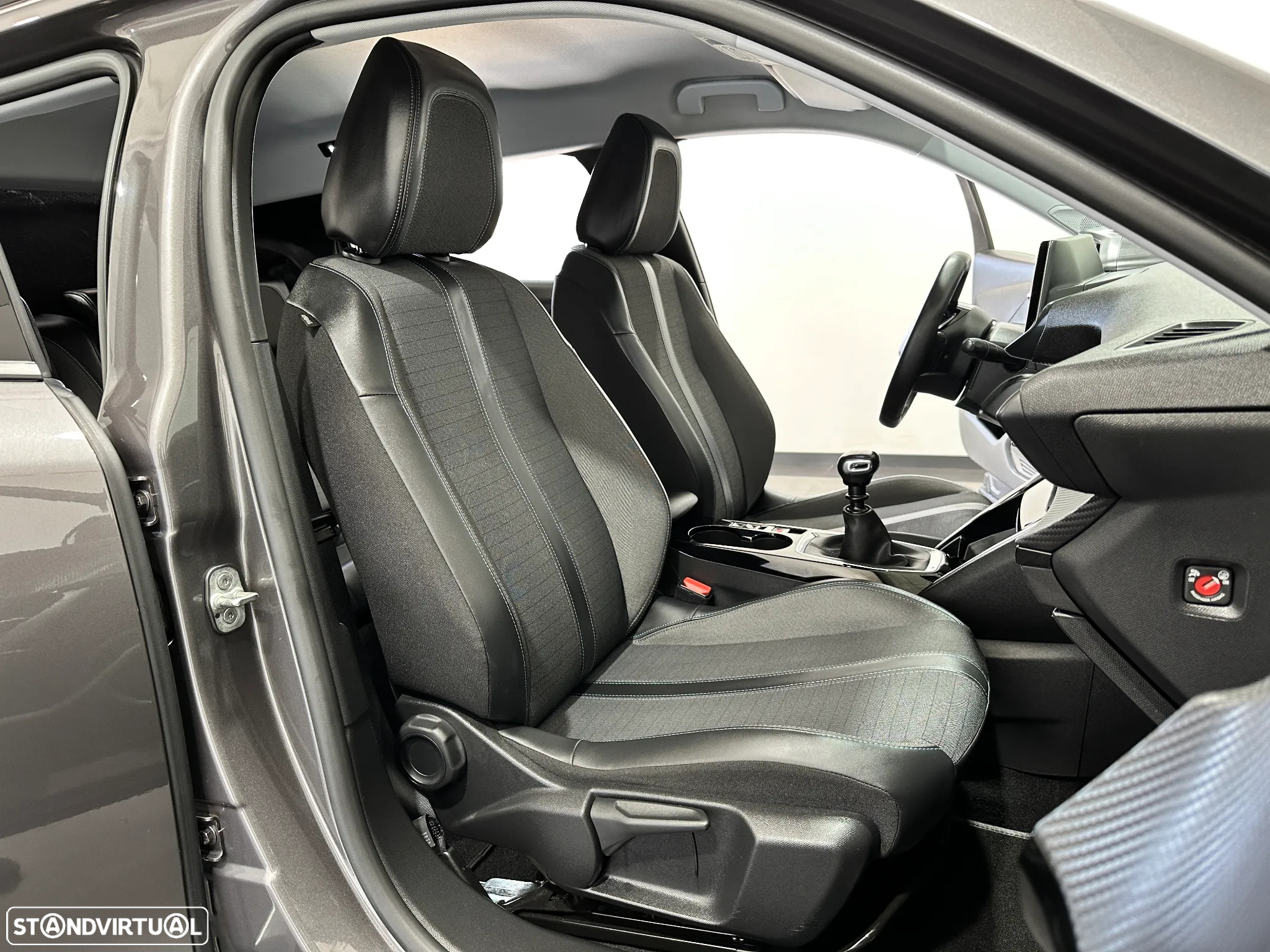 Peugeot 2008 1.5 BlueHDi Allure - 32