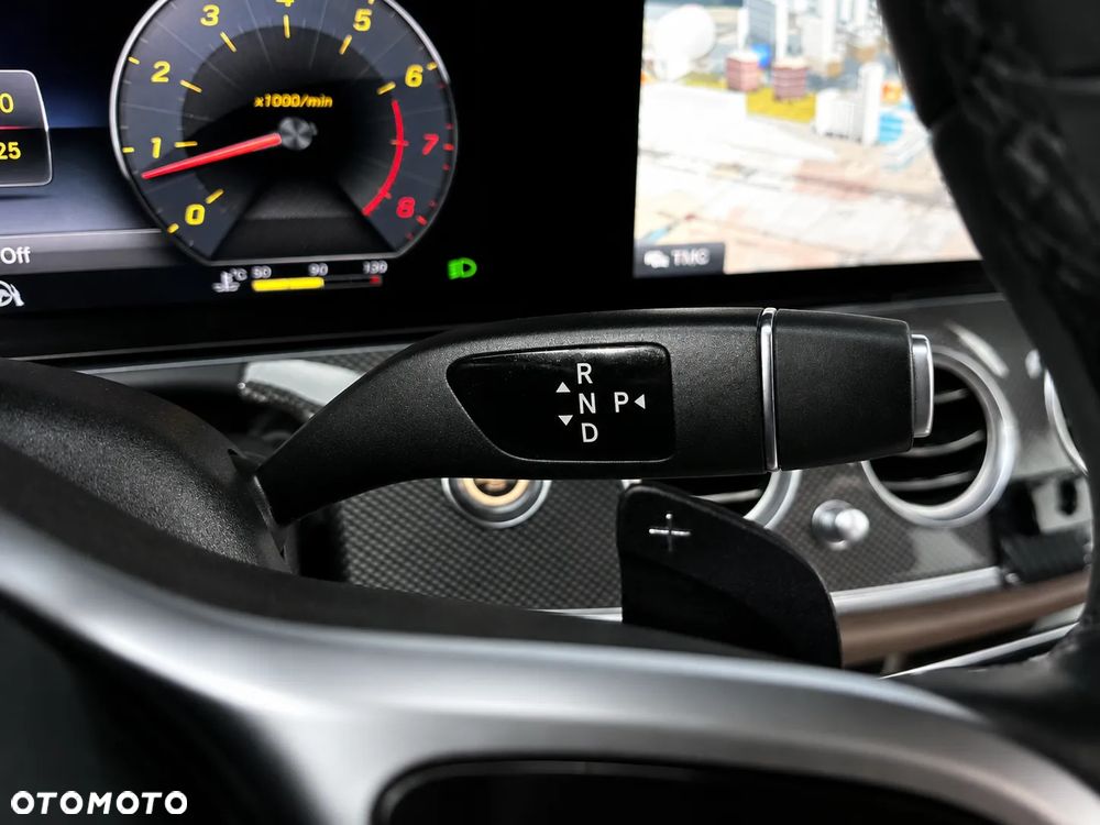 Mercedes-Benz Klasa E 300 9G-TRONIC AMG Line - 13