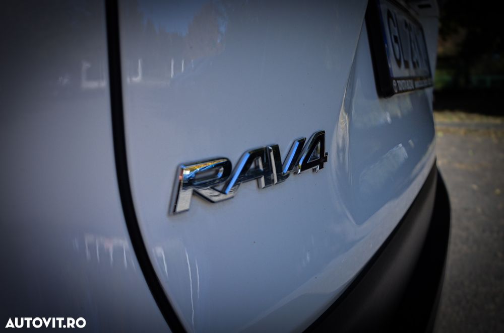 Toyota RAV4 2.5 Hybrid VVT-iE 4x4 Luxury - 16