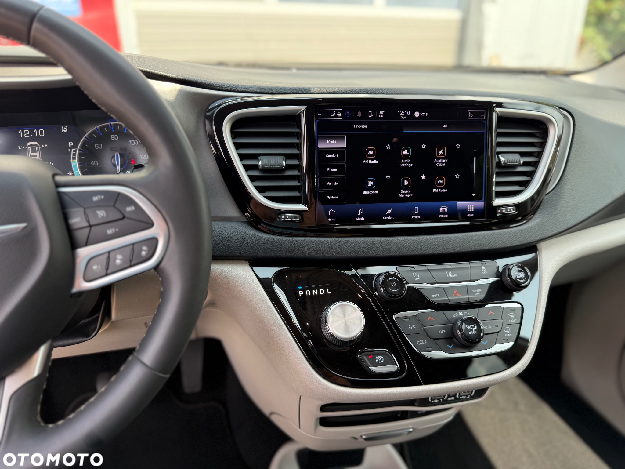Chrysler Pacifica - 11