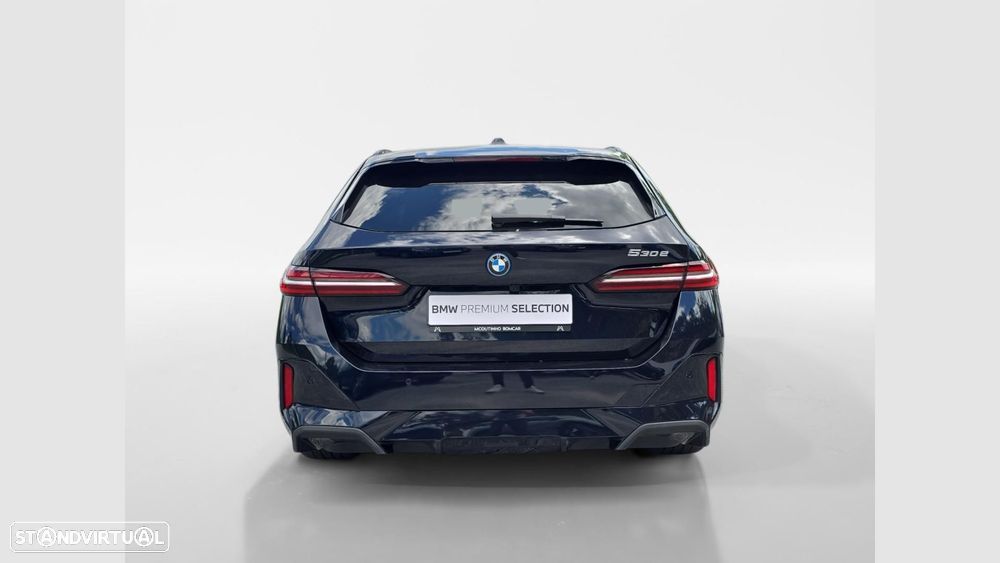 BMW 530 e Pack Desportivo M - 8