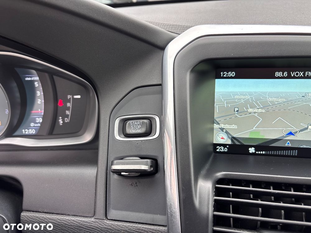 Volvo XC 60 D4 Geartronic Momentum - 22